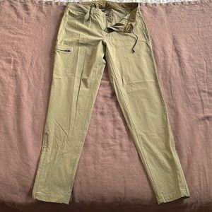 Patagonia Travel/Hiking Pants Size 4